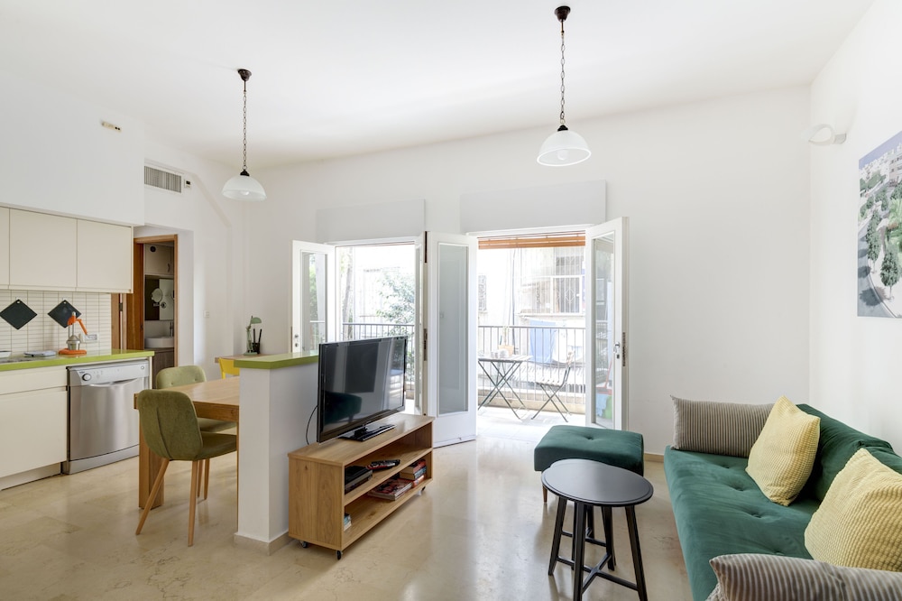 Diz 3 By TLV2rent