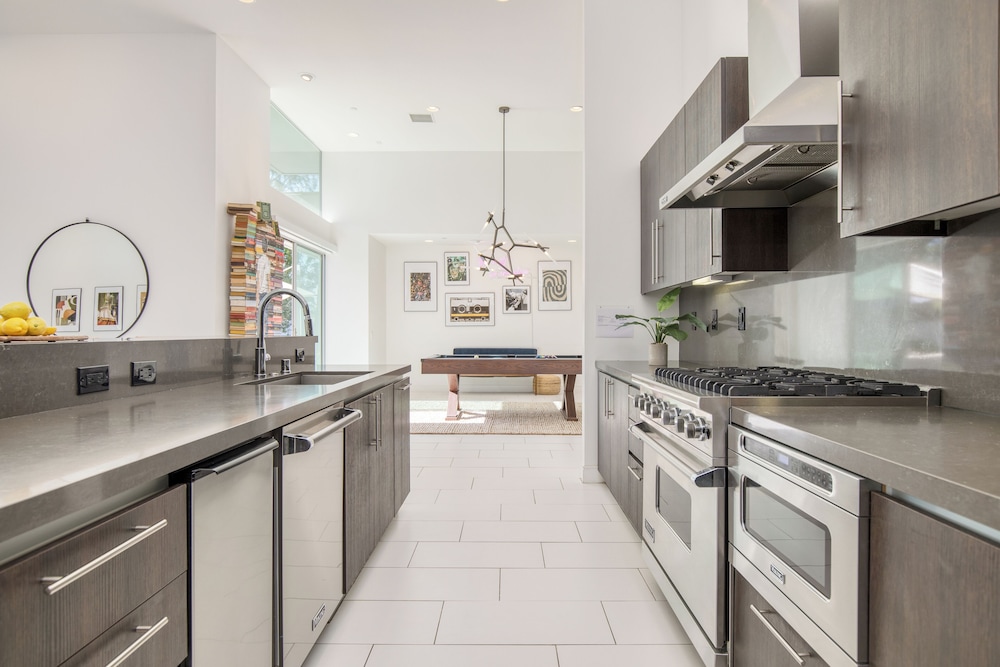 The Polo Villas by AvantStay – Modern Oasis Near Empire Polo Club