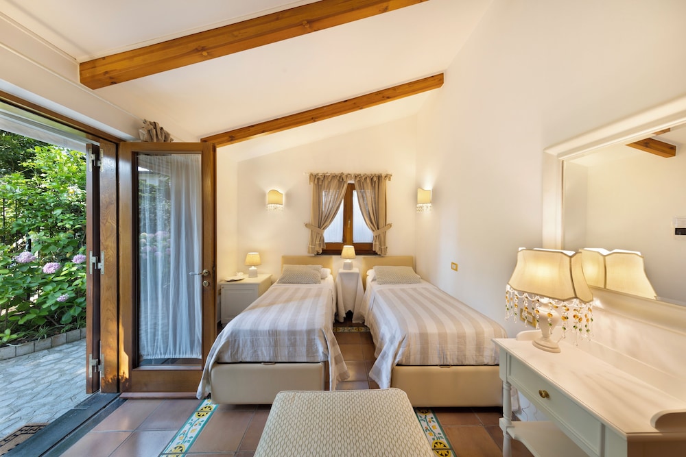 Villa In Sorrento Center | Gardens & Outdoor Space