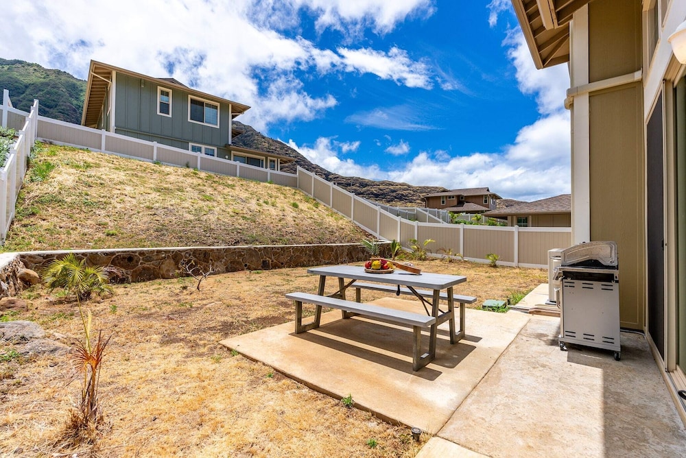 @marbella Lane - Elegant 3BR w/ Marvelous Views