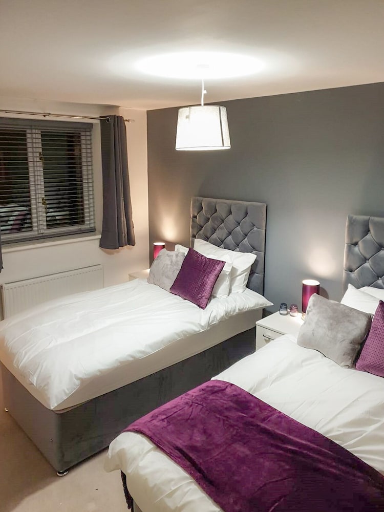 Foxley Place - MK City house view 5