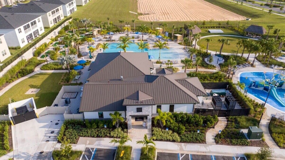 Gorgeous 5Bd Screened Pool at Champions Gate 1125 - Image 1