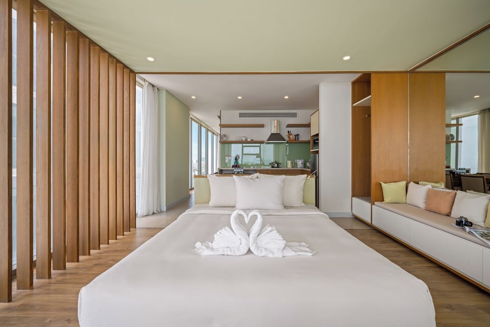 Signature Luxury Village