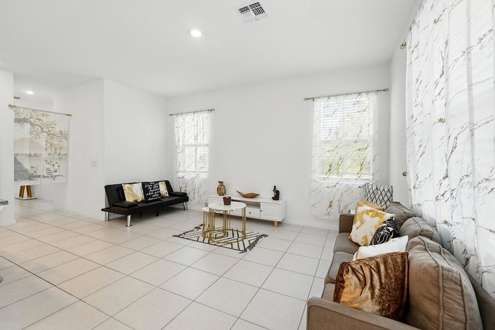 1421ds-the Enclaves At Festival 3 Bedroom Townhouse