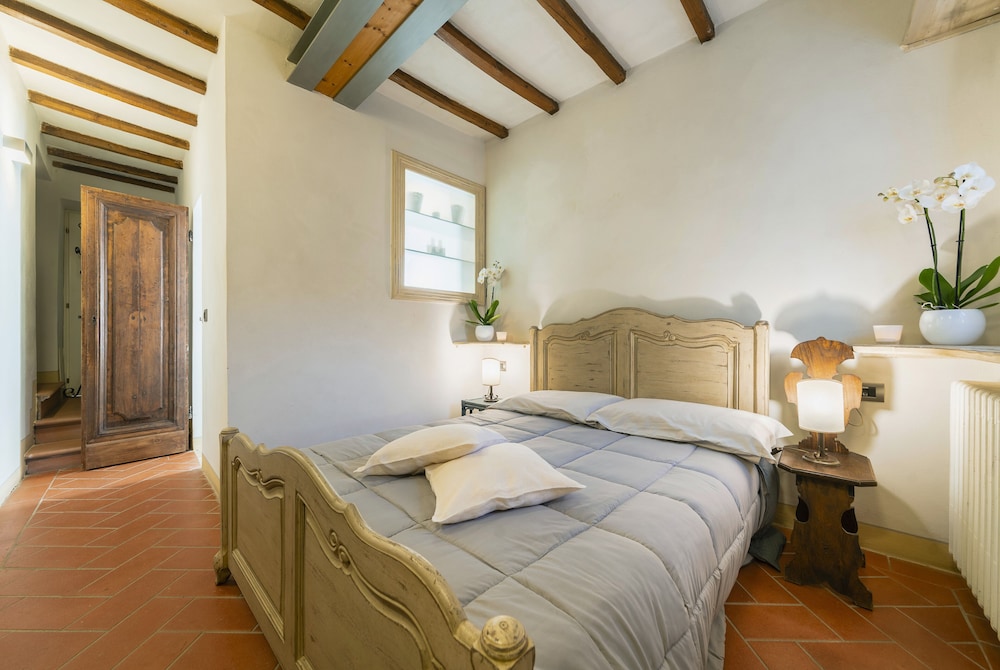 Villa La Grotta