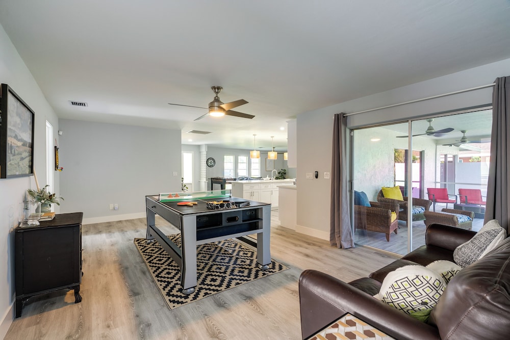 Game, Shop & Beach-hop: Family Home in Cape Coral