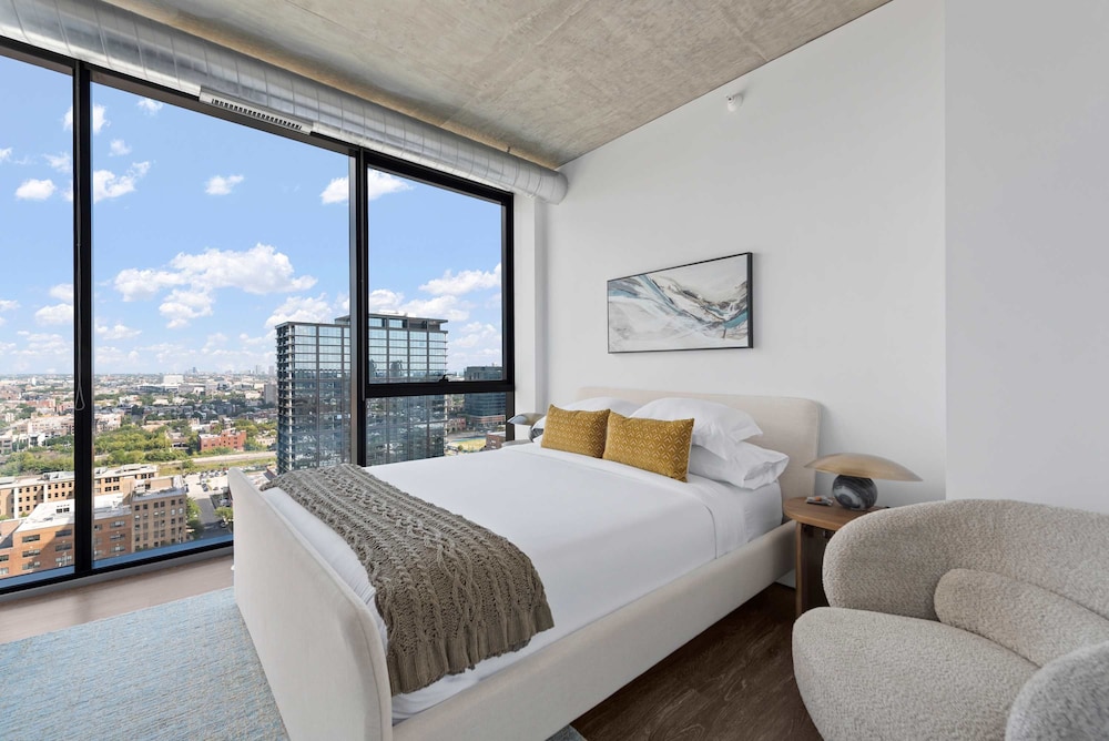 Cloud9 6 apt for 30ppl Fulton Market The Nouveau