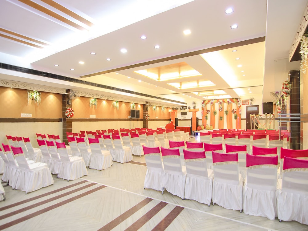 OYO 13932 Hotel Pushpanjali