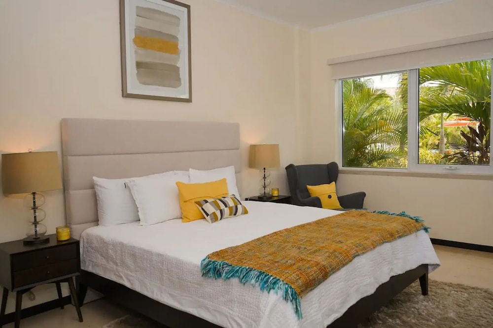 Eagle Beach Resort Ground Level 3br3ba Pool Levent