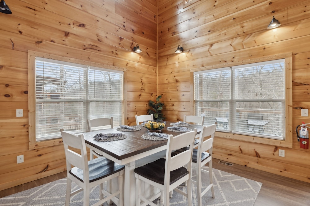 Big Bear Splash 2 Bedroom Cabin