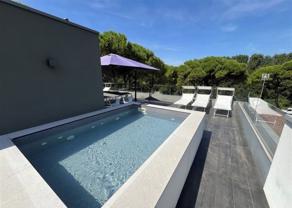 Spacious, Comfortable and Recently Renovated Single Villa in Lignano Riviera