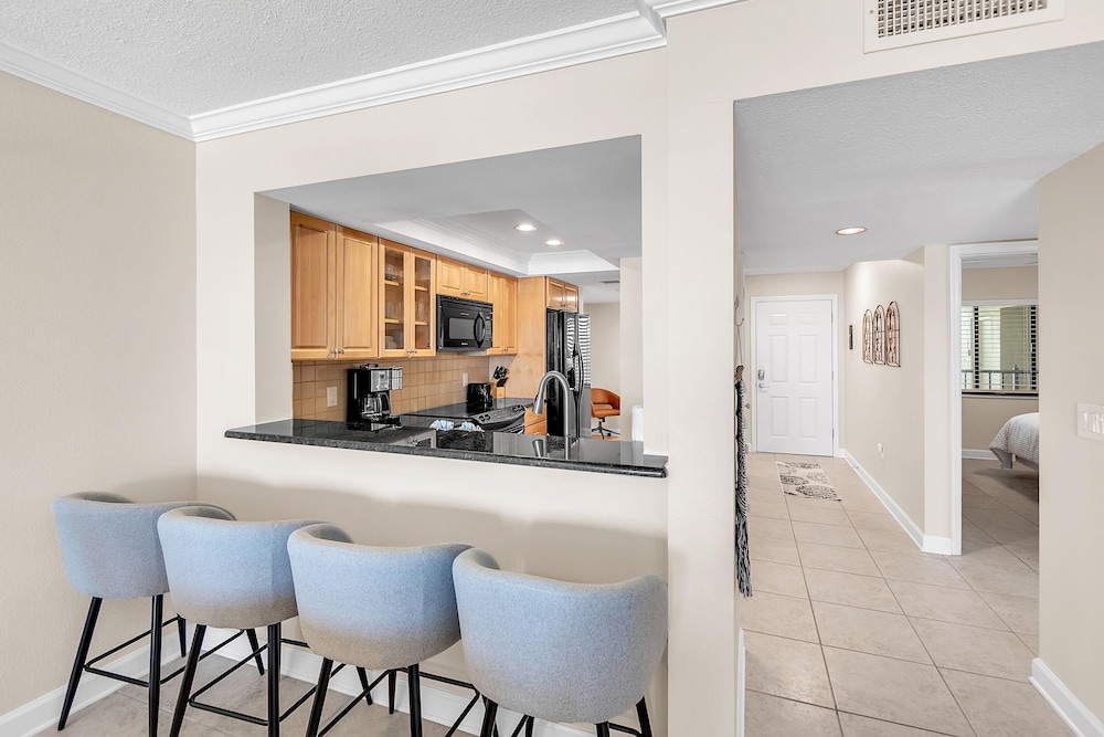 Land's End 11-306 Beach Front - Premier