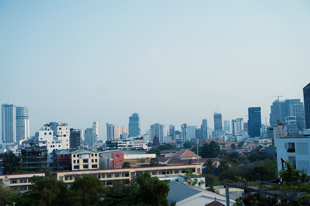 Daun Penh Palace Boutique