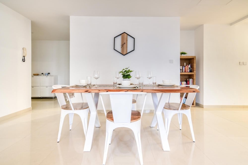 JBR Gem Spacious 1BR Apt With Balcony