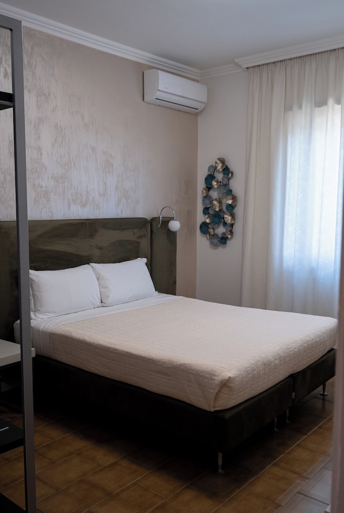 The Gate 441 Rooms