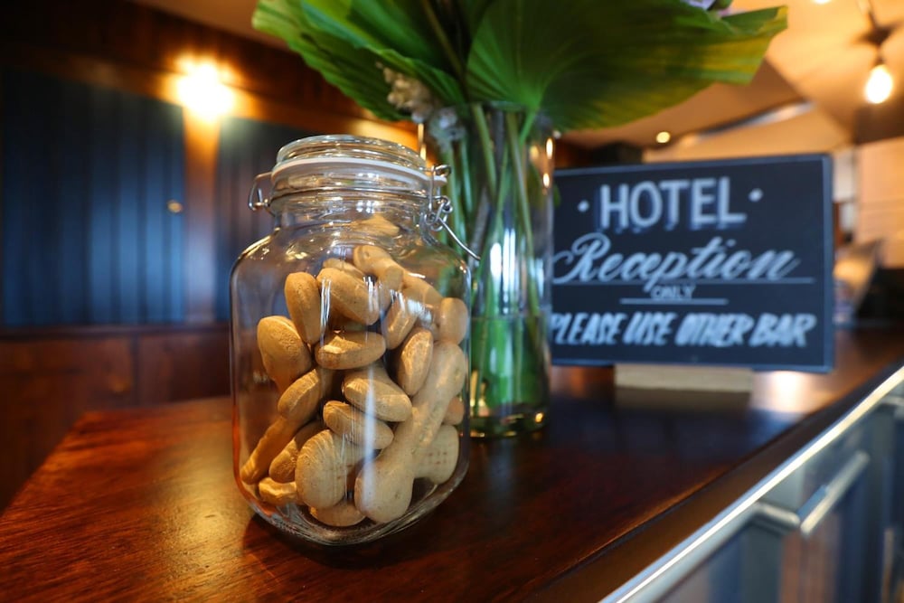 Boundary, Alfreton by Marston's Inns view 2