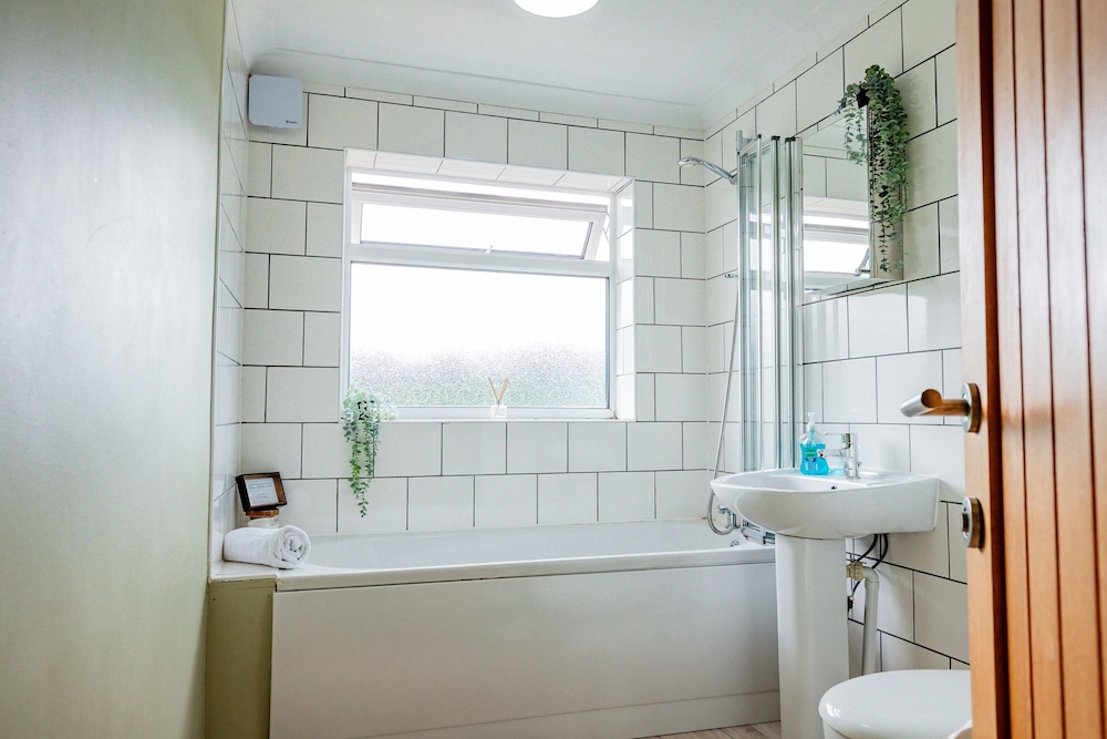 Host Stay Mayfield House