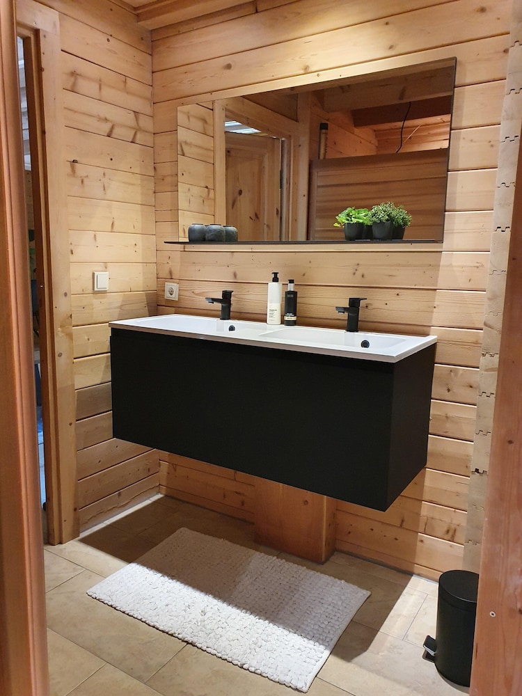 Villa in Forest With Private Sauna