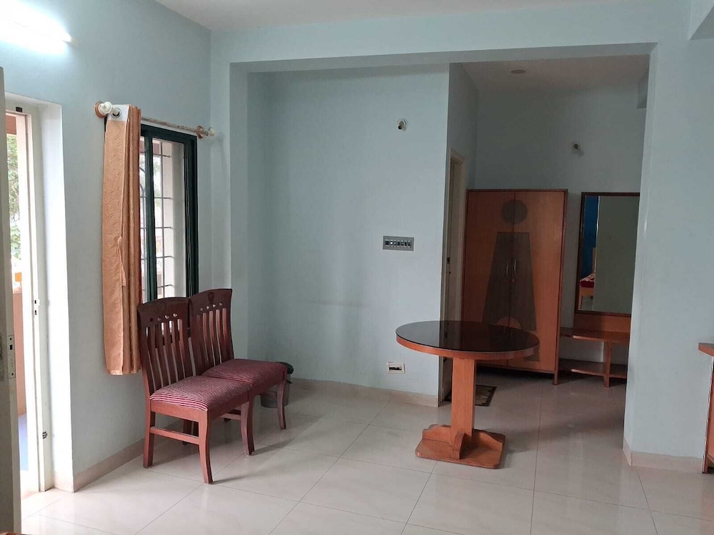 Sri Vinayaka Lodge