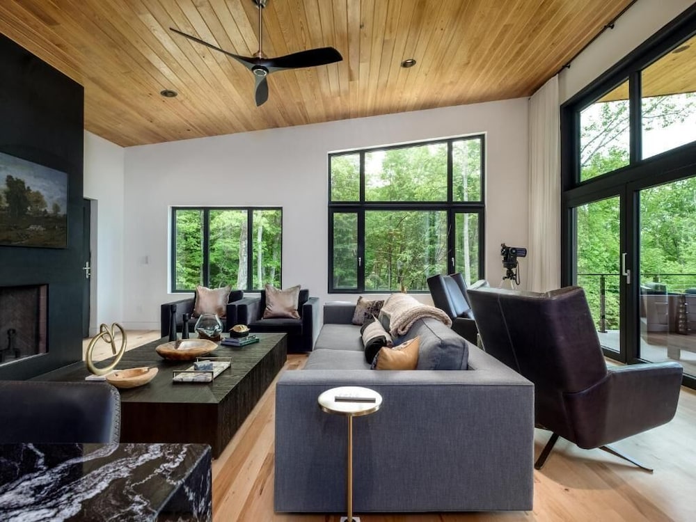 Luxury Home - The Retreat House