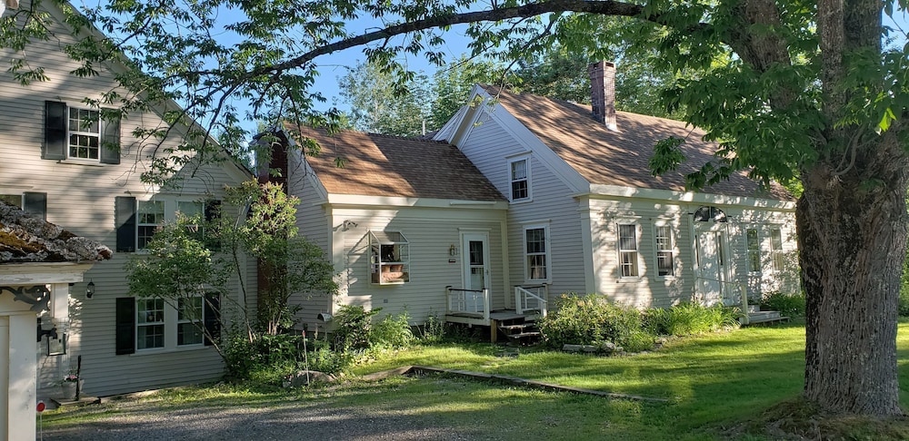 Hawks House Inn
