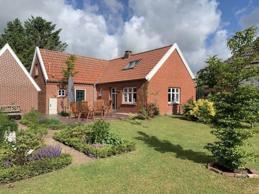Country House With Garden Near Greetsiel