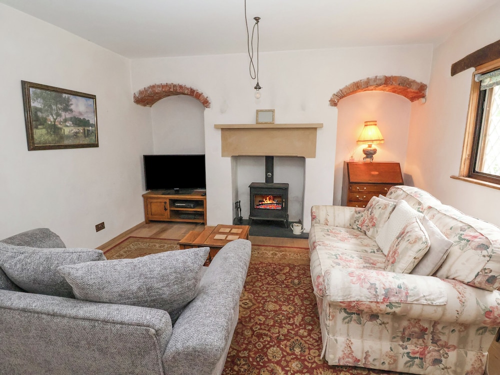 1 Fountain Cottages