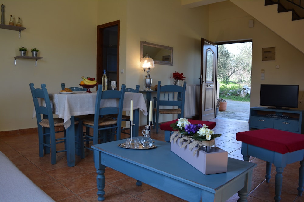 Elianthos Villa
