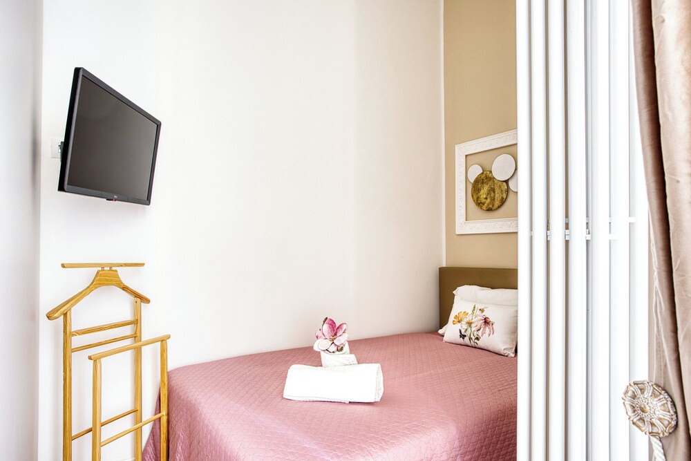 Old Milan Navigli Family Apartments
