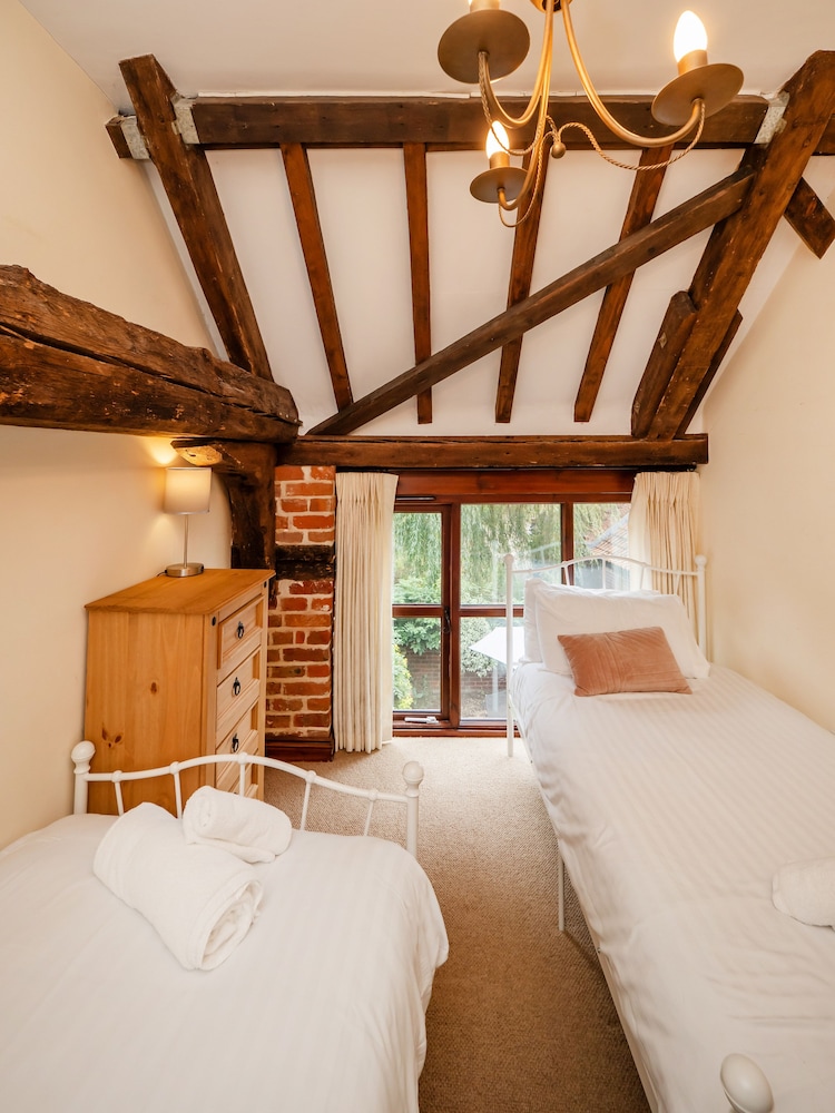 Maple Barn: Lux Rural Retreat Near Norfolk Coast