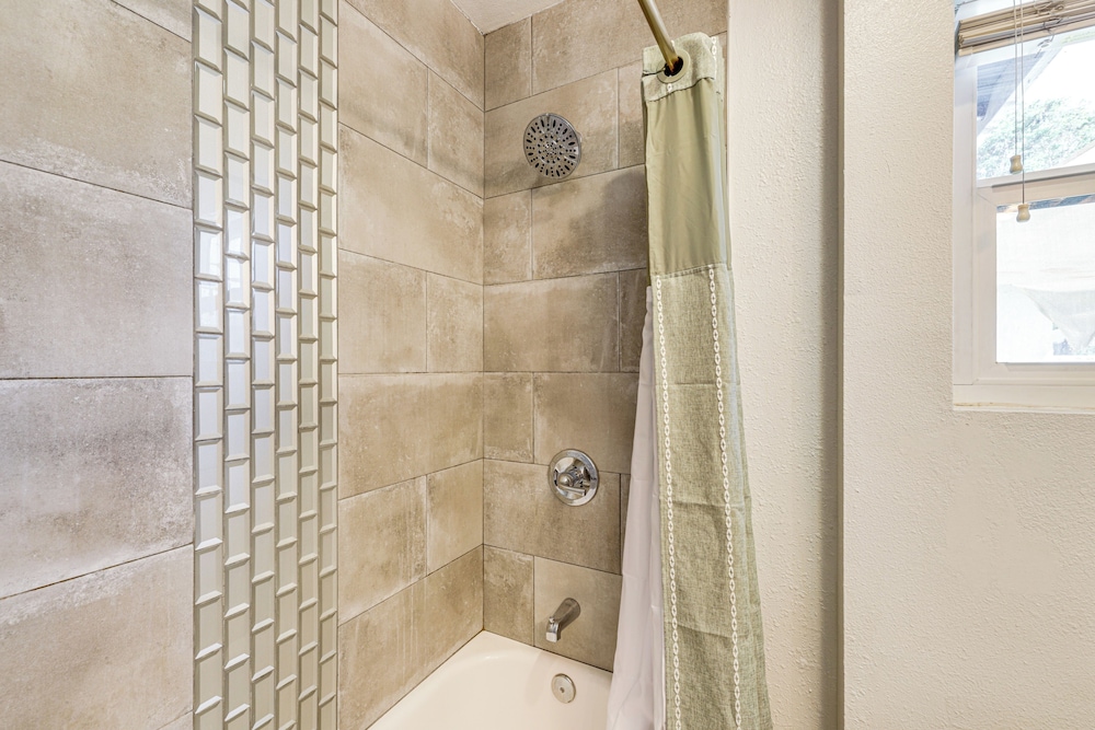 Pet-friendly Apt 11 Mi to Dtwn San Diego!