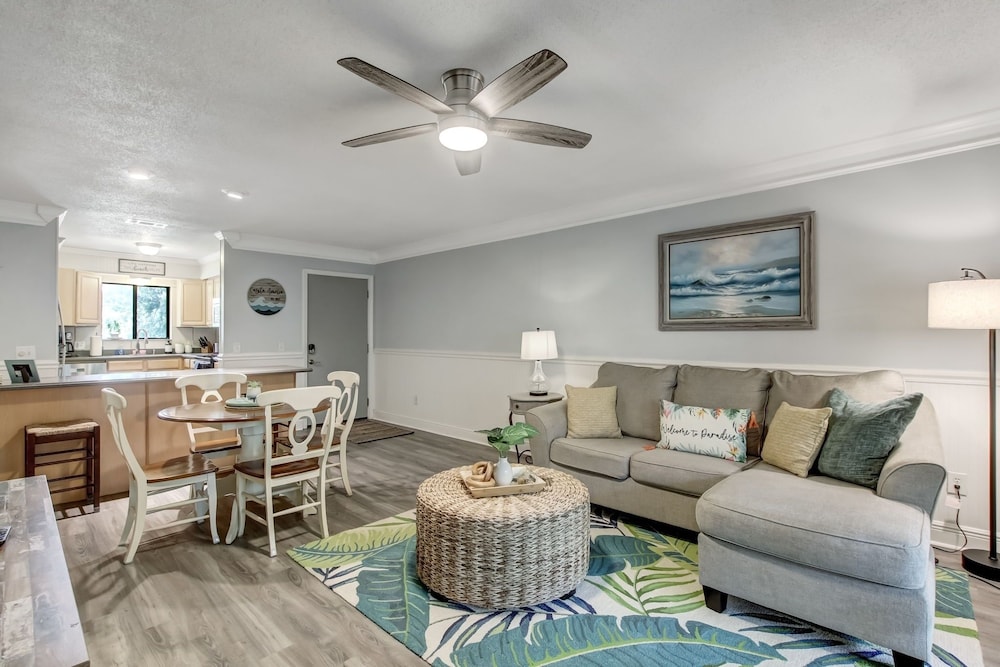 Amelia Landings 9f 2 Bedroom Condo