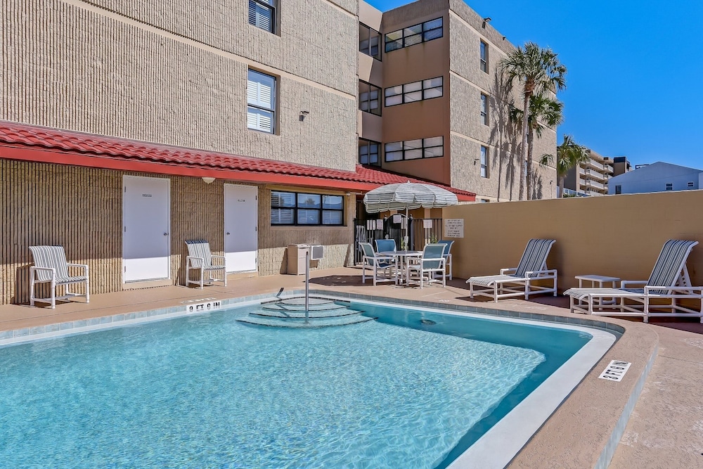 Ketch Courtyard 302 2 Bedroom Condo