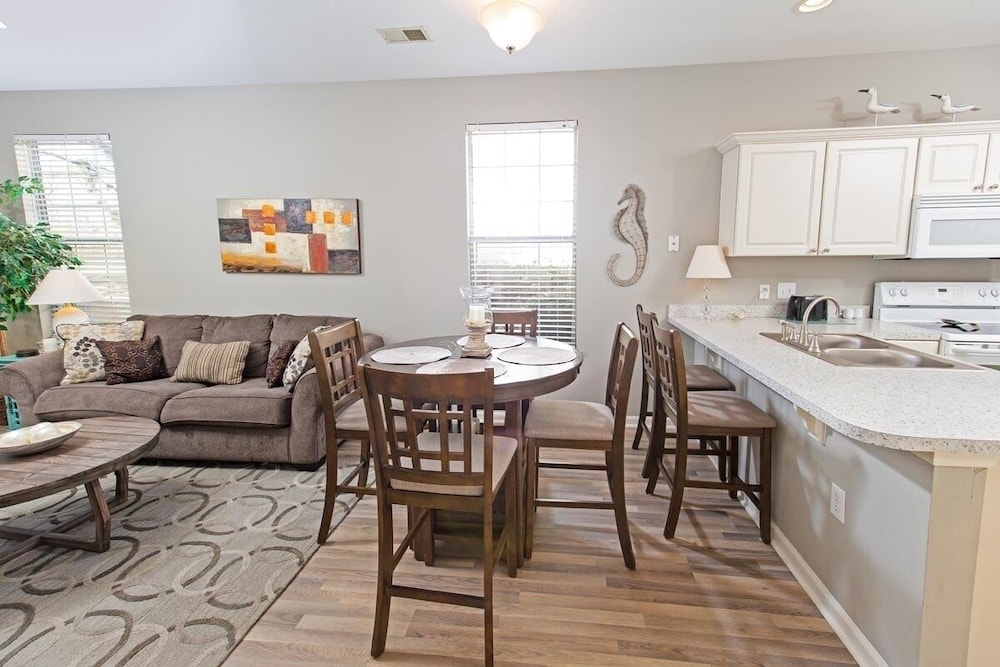 River Oaks 52i 2 Bedroom Condo