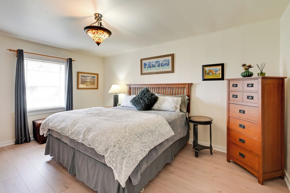 2 Mi to Fly Fishing: Bbq-ready Corvallis Apartment