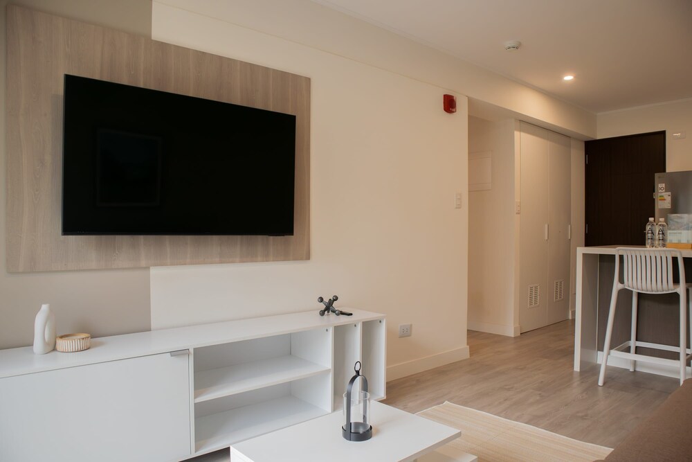 w Stylish 1BR Apartment w Pool in Barranco