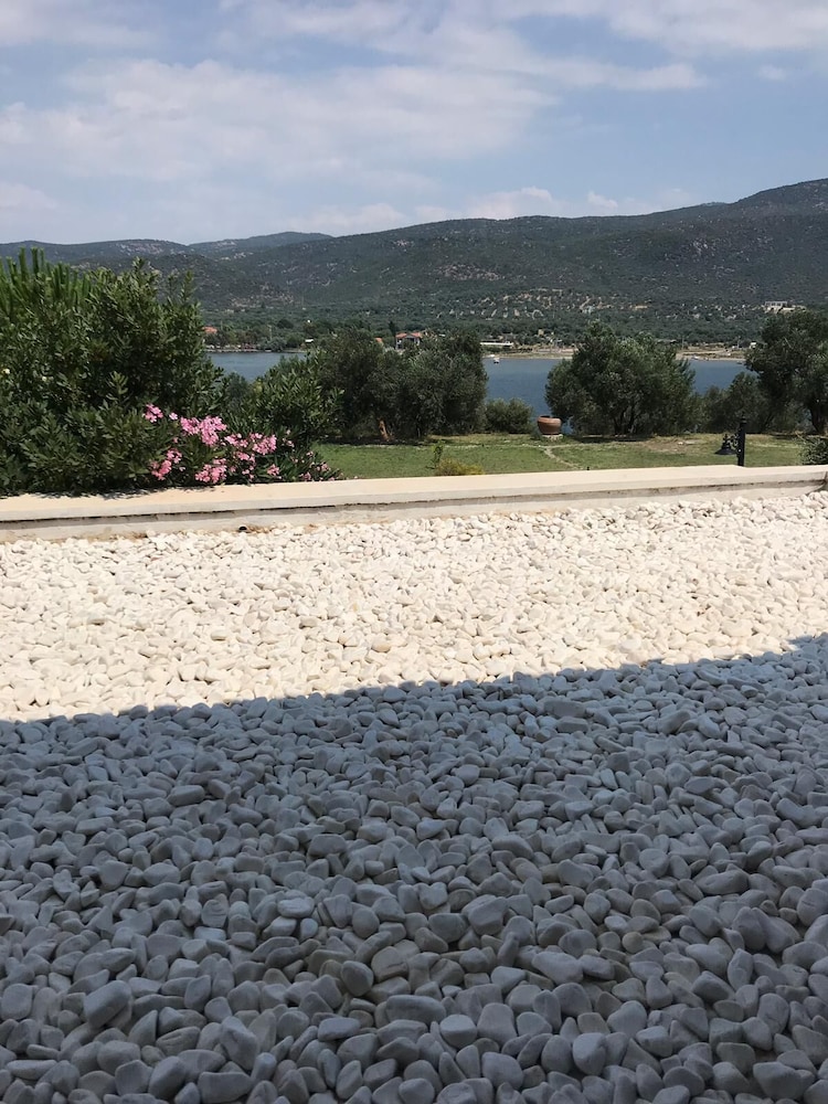 Oliviera Private Island Hotel – Kalem Island view 5