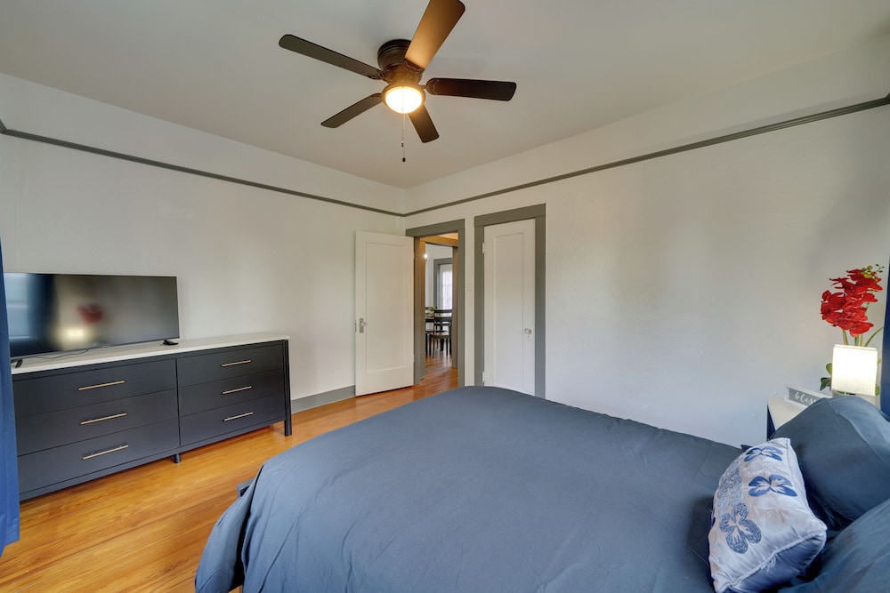 4 Mi to Downtown! Cozy Bungalow in San Antonio