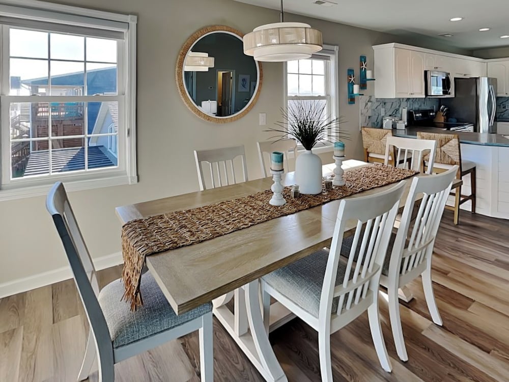 Blue Me A Wave by Topsail Realty