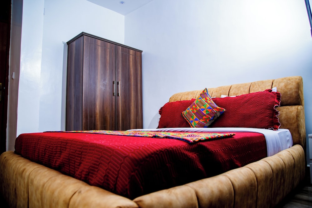 Inviting 8-bed House in Kigali Near rbd