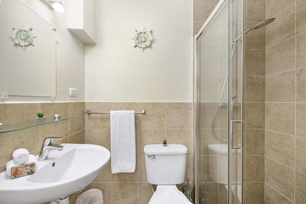 2br3ba Townhome Gold Coast Pool Tennis Gym