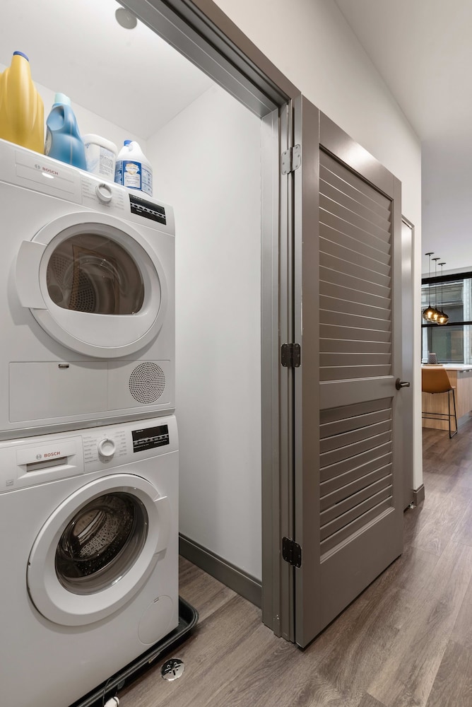Central Location Exclusive Apts for Large Groups