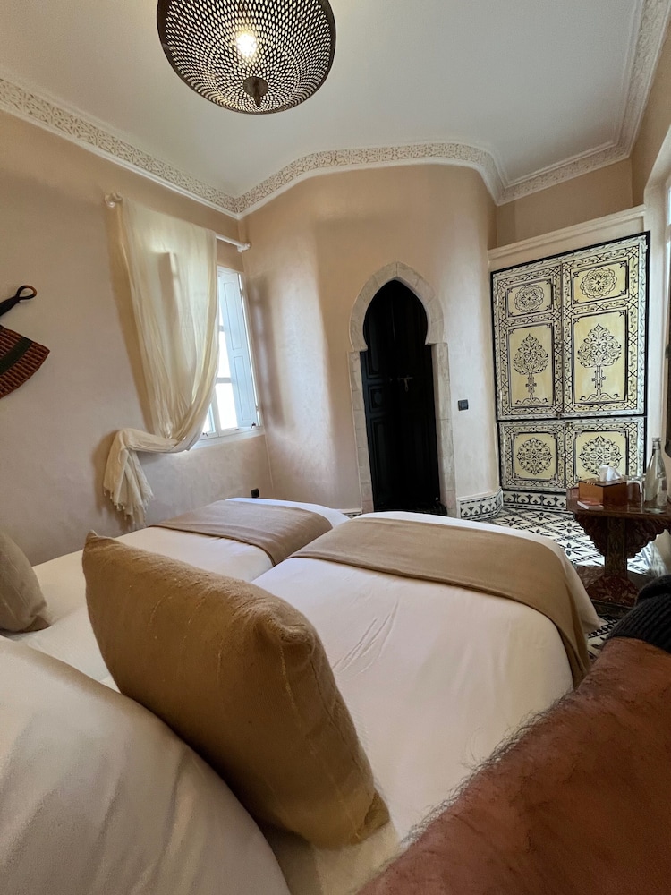 RIAD MALAÏKA