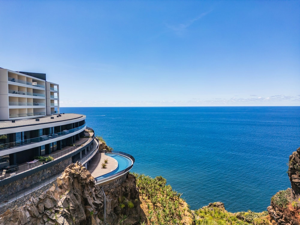 Atlantic Gem by Madeira Sun Travel