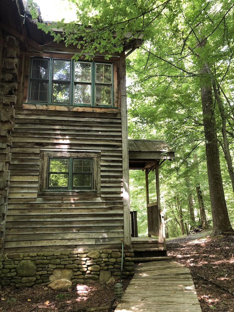 Hotel Smokey Mtn. Romantic Handcrafted Cabins - Image 1