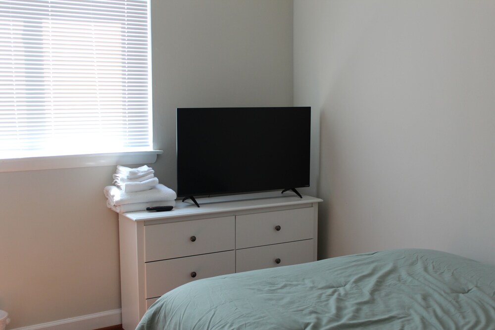 Comfy and Cozy - Min from National Mall