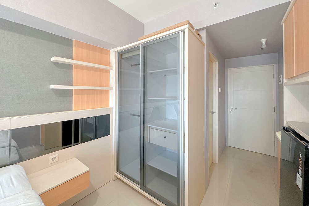 Pleasant and Restful Studio at Orchard Supermall Mansion Apartment