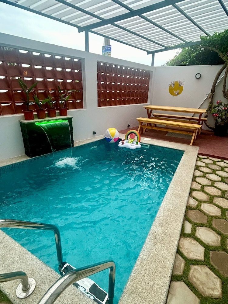 Sea Gadabout Beach Villa