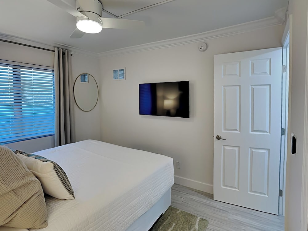 Seaside 4 by Distinctive Beach Rentals