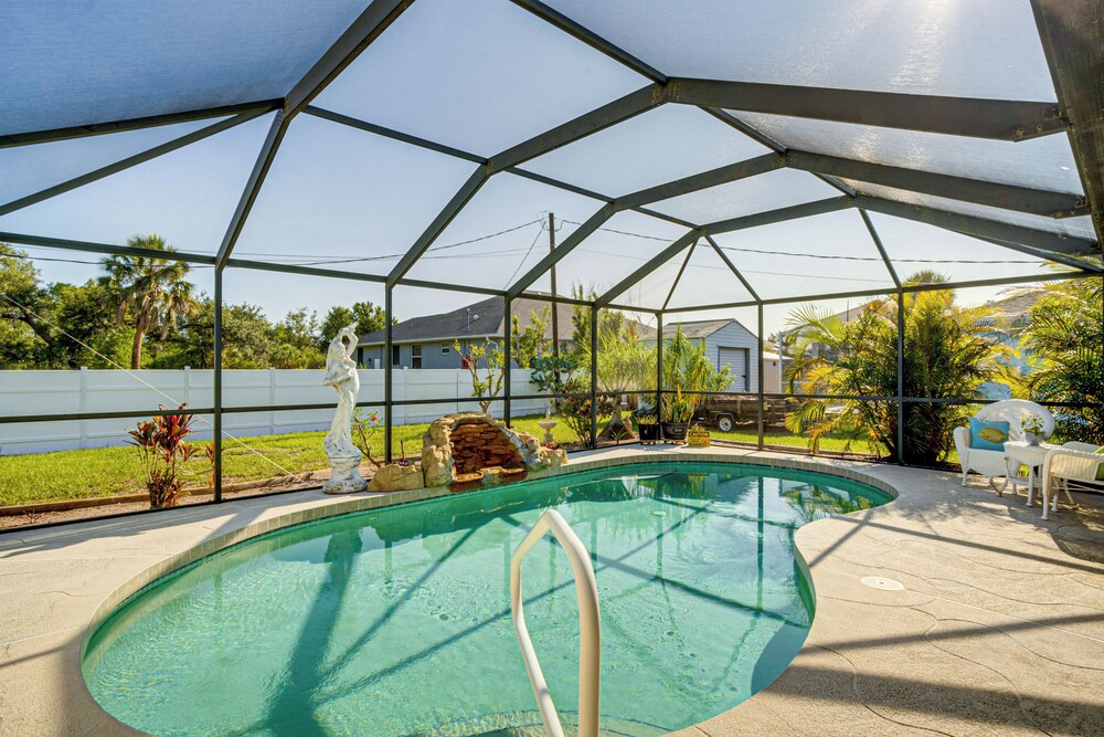 Pool, BBQ & More: Sleek Home in Port Charlotte!